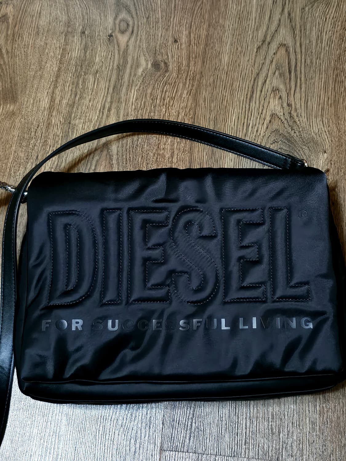 디젤 패디드 크로스백 상품이미지2