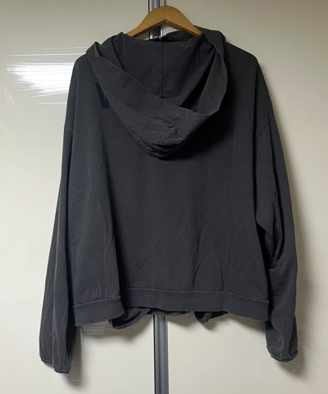 이지 벌쳐스 머치 후드 블랙 3사이즈 상품이미지4