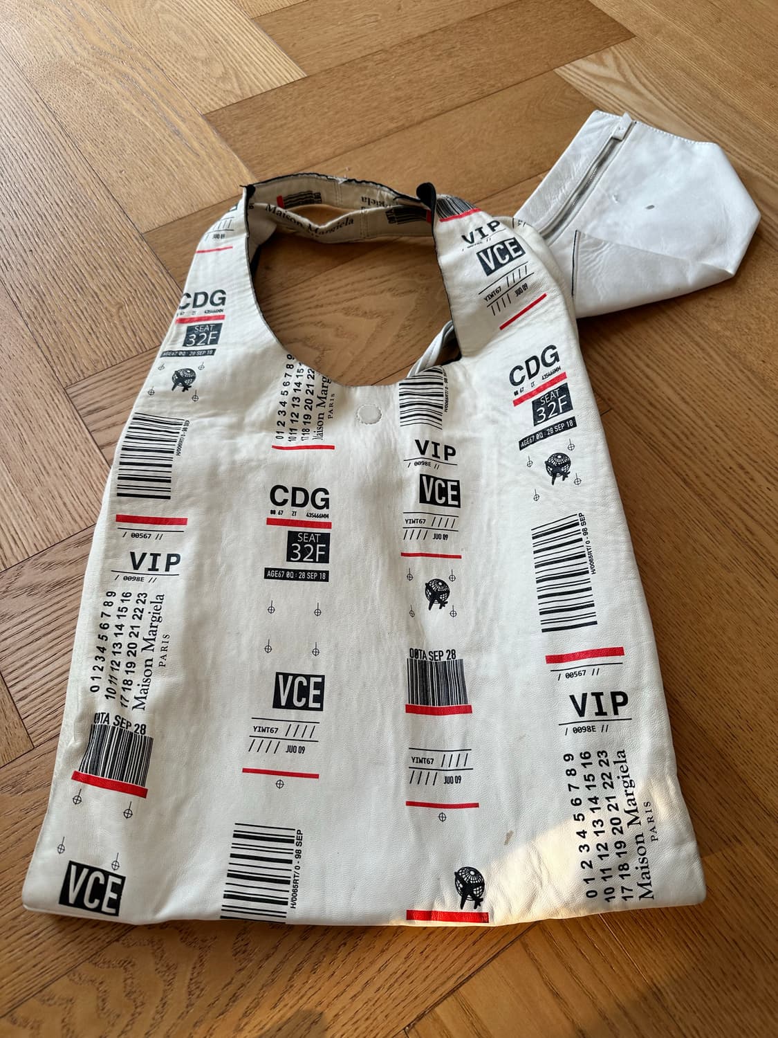 마르지엘라 공항 수하물 프린트 숄더백 상품이미지1