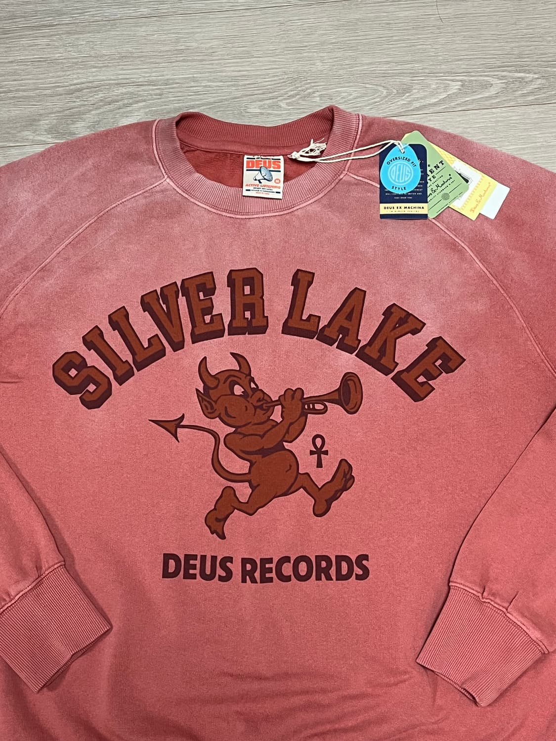 (새상품) 데우스 엑스 마키나 가먼트다잉 데빌 맨투맨 스웻셔츠 상품이미지4