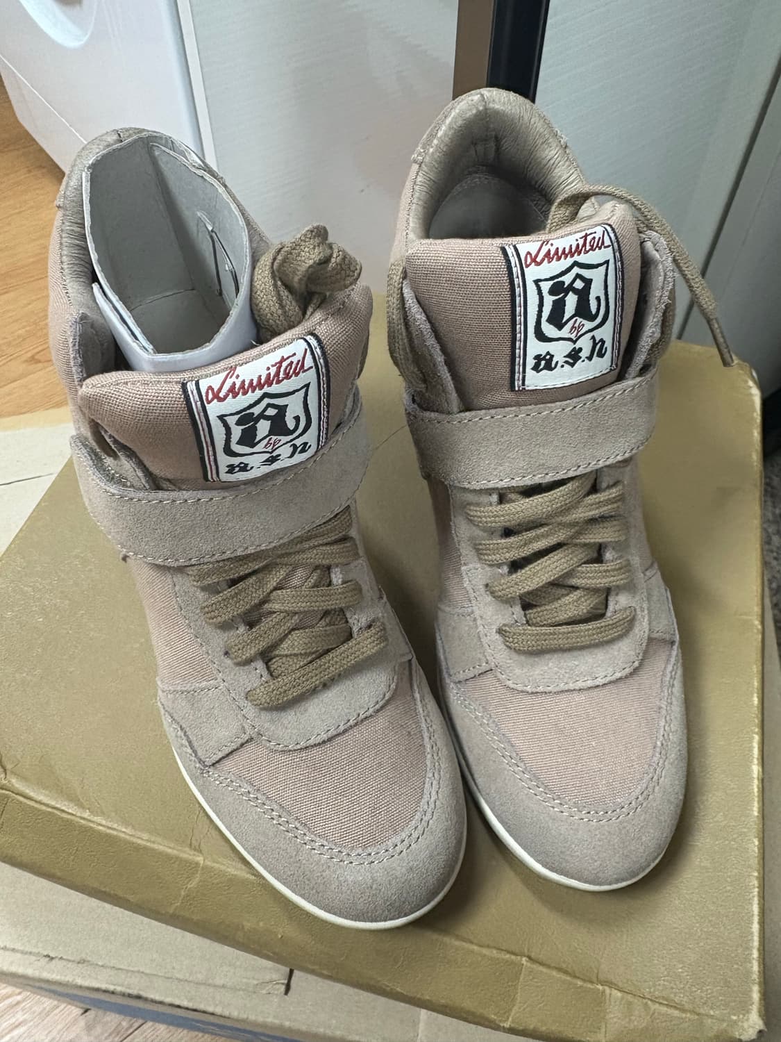 Ash 웨지 스니커즈 235 상품이미지1