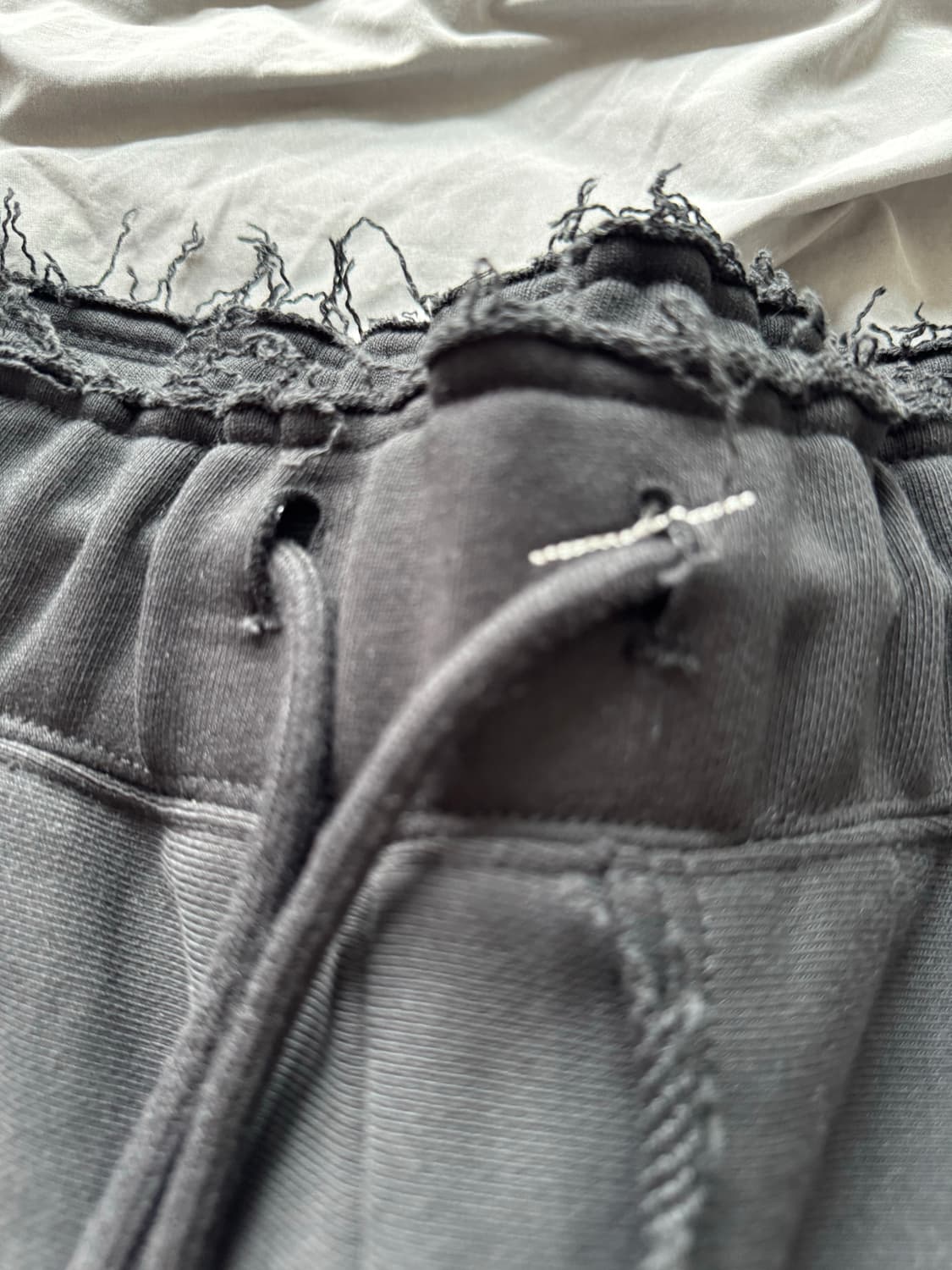 아더에러 duct tape sweatpants 츄리닝 상품이미지3