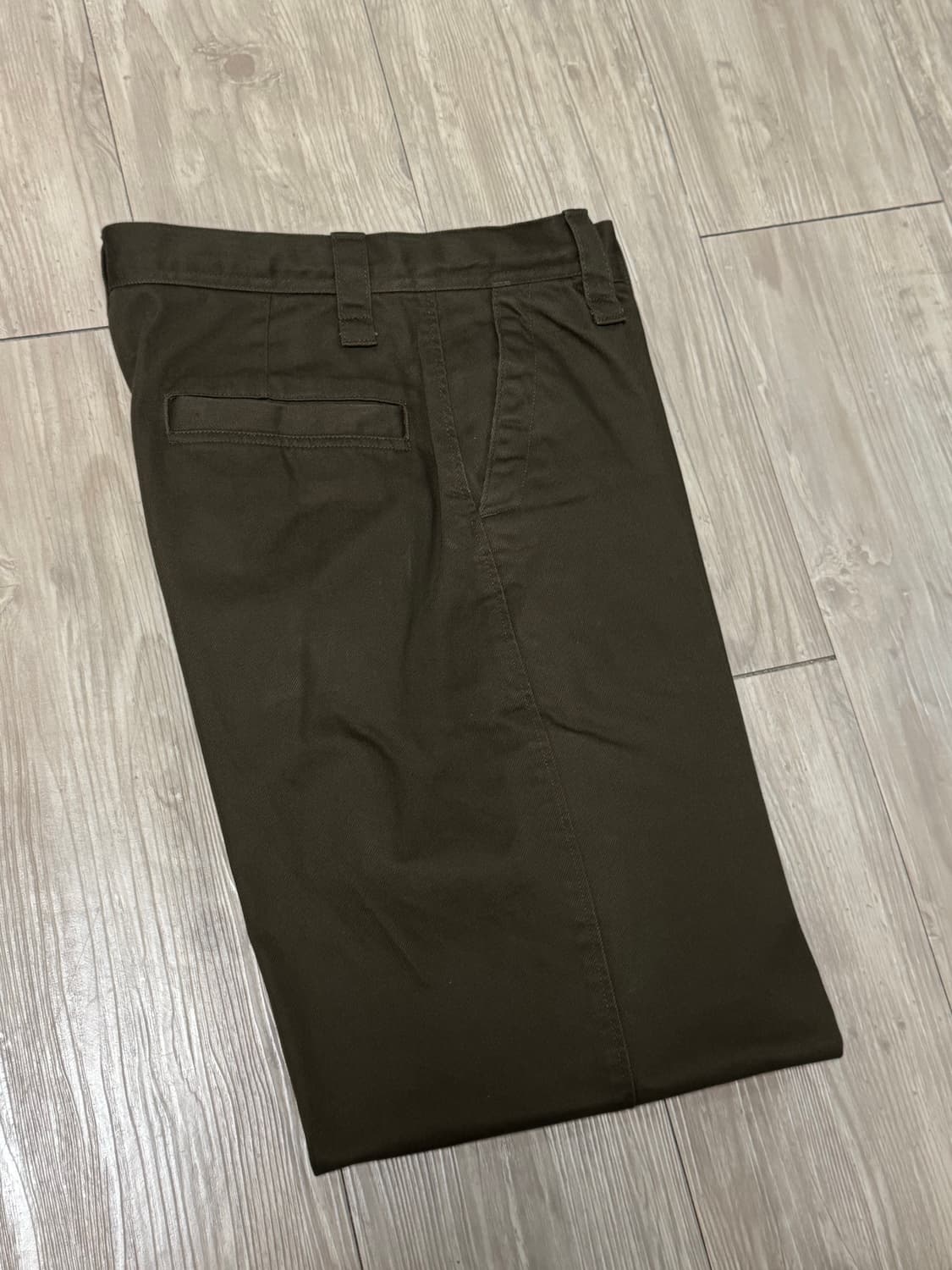 유니클로 U 와이드 치노 / 38 다크브라운(올리브) / 76 상품이미지3