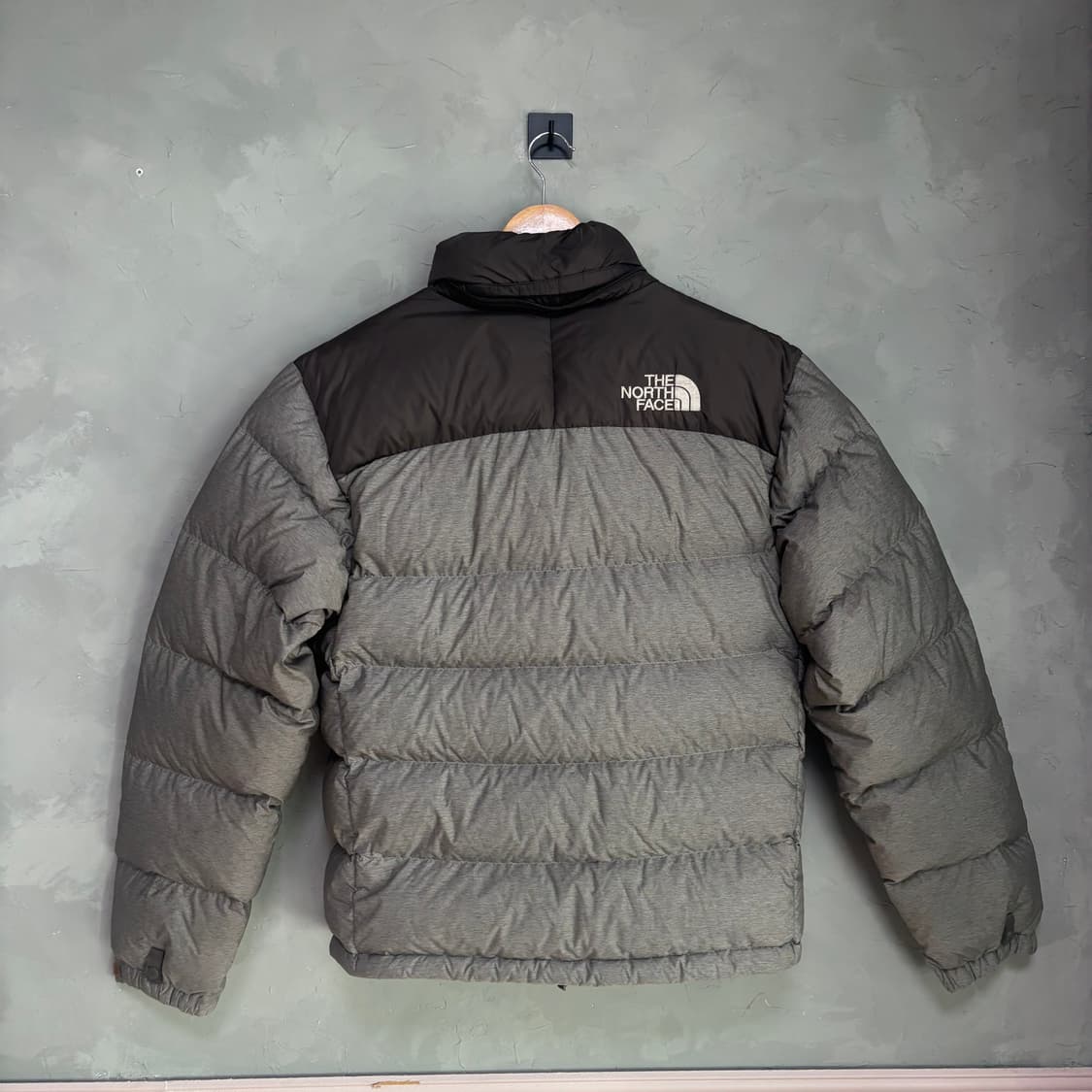 노스페이스 700 눕시 구스다운 패딩 그레이 브라운 상품이미지4