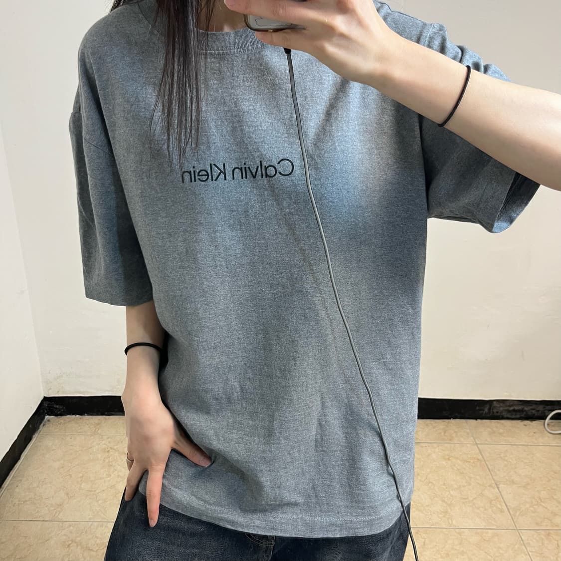 Calvin Klein Grey T-Shirt 상품이미지3