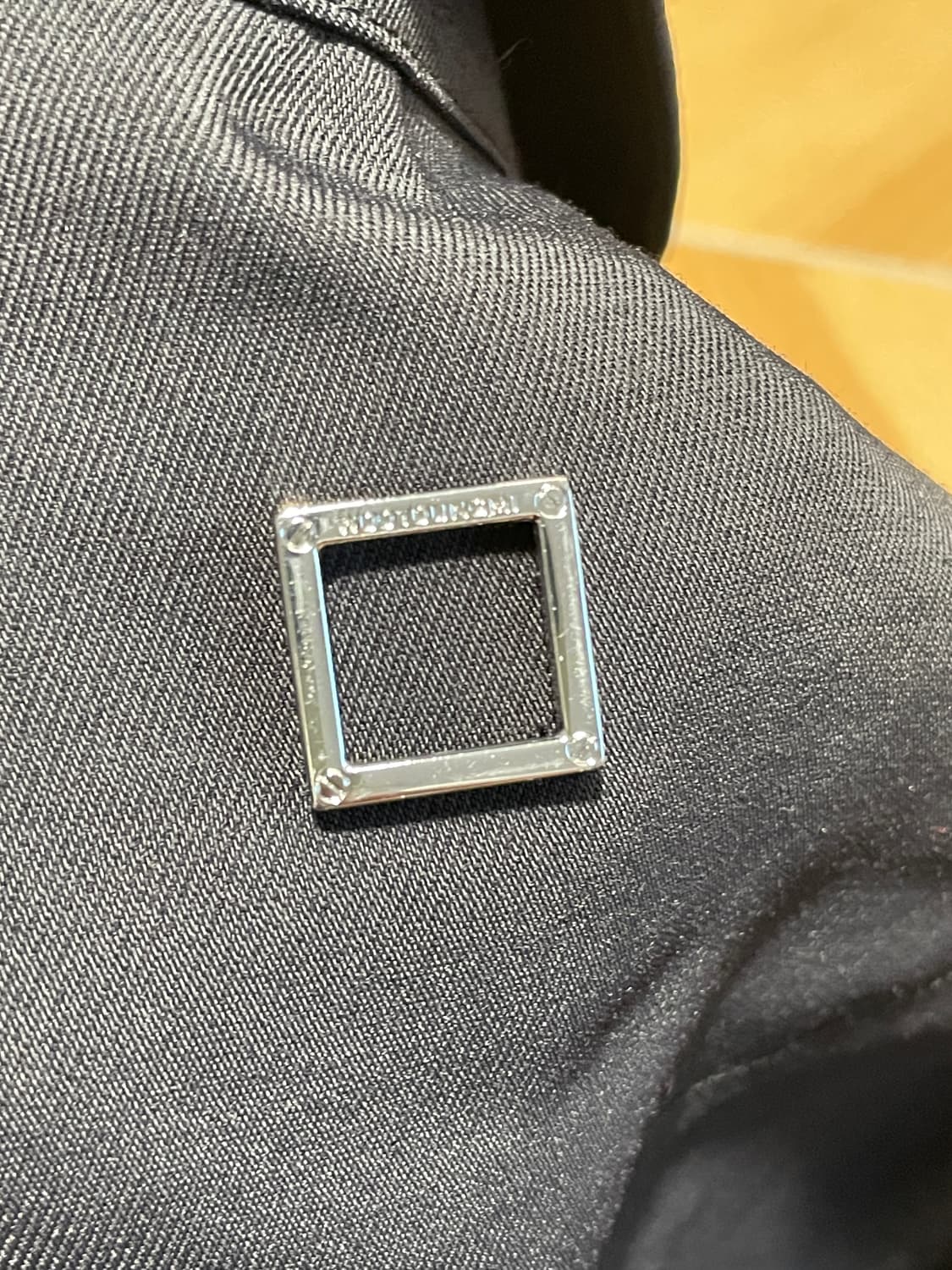 우영미 23SS 밴딩 폴로 티셔츠 블랙 48 상품이미지4