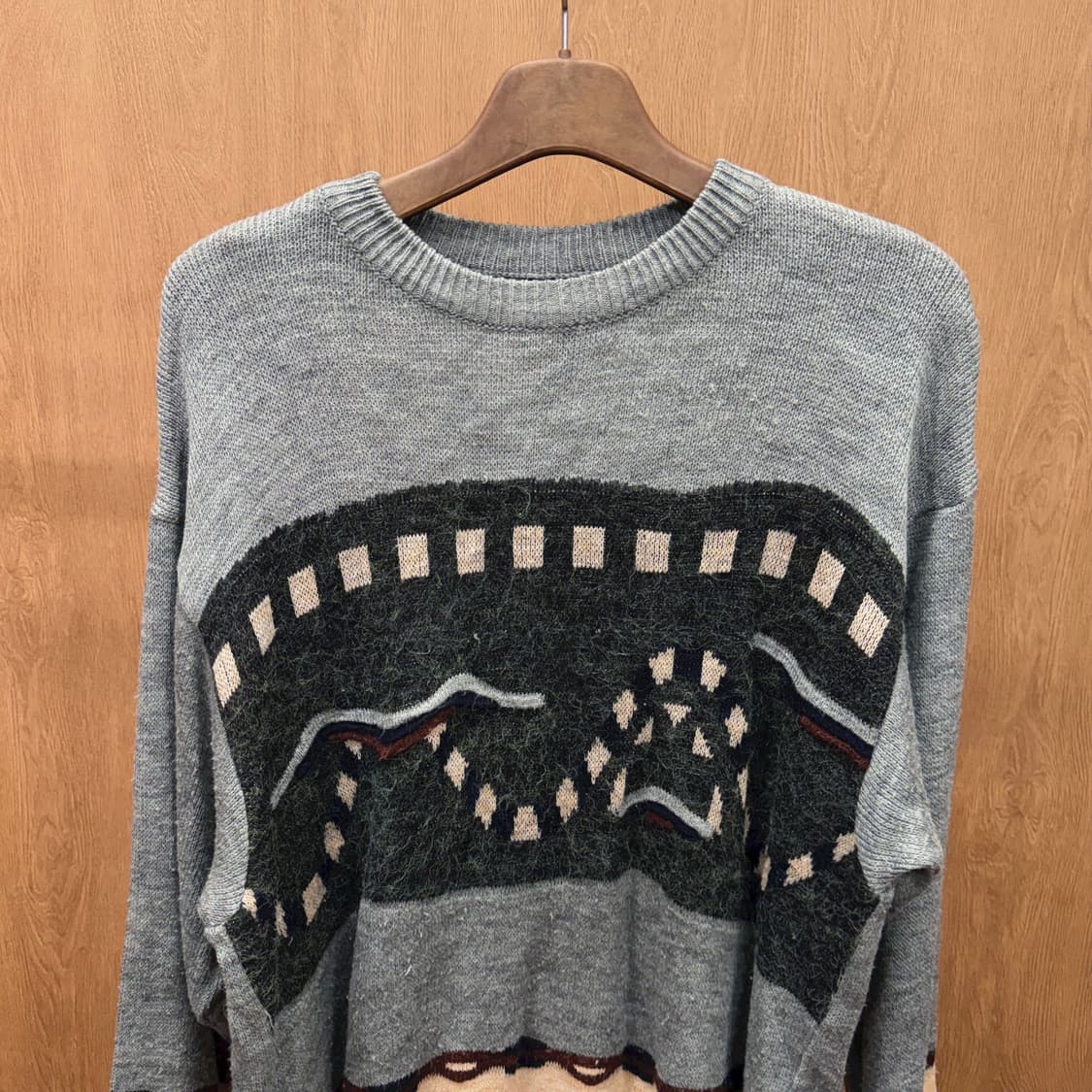 미쏘니 라운드넥 긴팔 니트 자카드 패턴 배색 디테일 루즈핏 그레이 상품이미지4