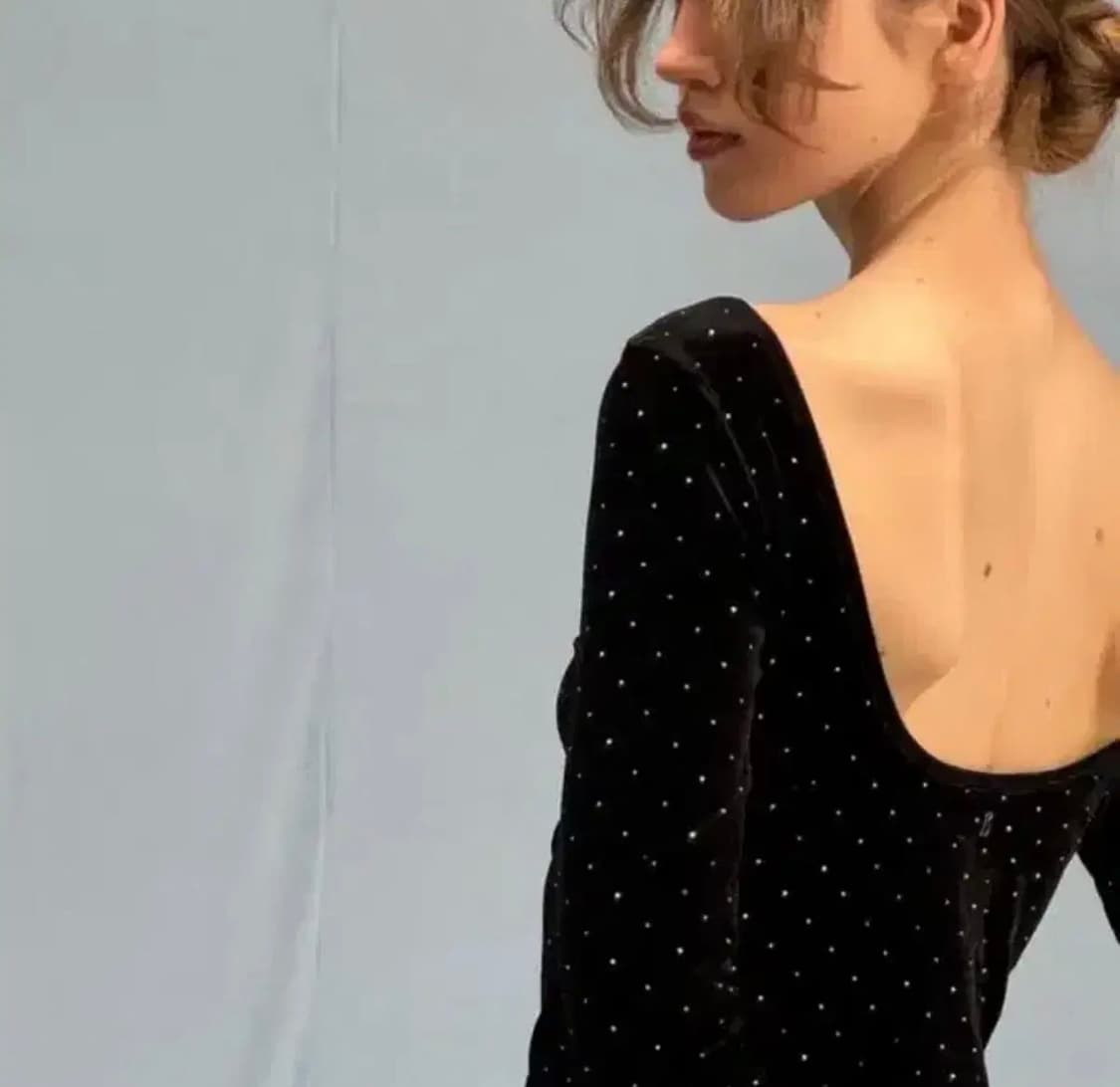 더바넷 Black Velvet Scoop Back T-Shirt_bk 상품이미지1