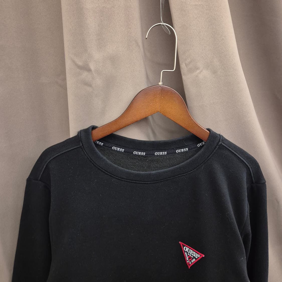 게스 삼각 로고 기모 맨투맨 상하세트 95 상품이미지2