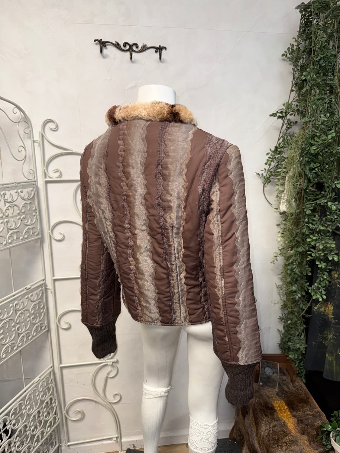 Brown gradient python fur trimmed puffer 상품이미지6