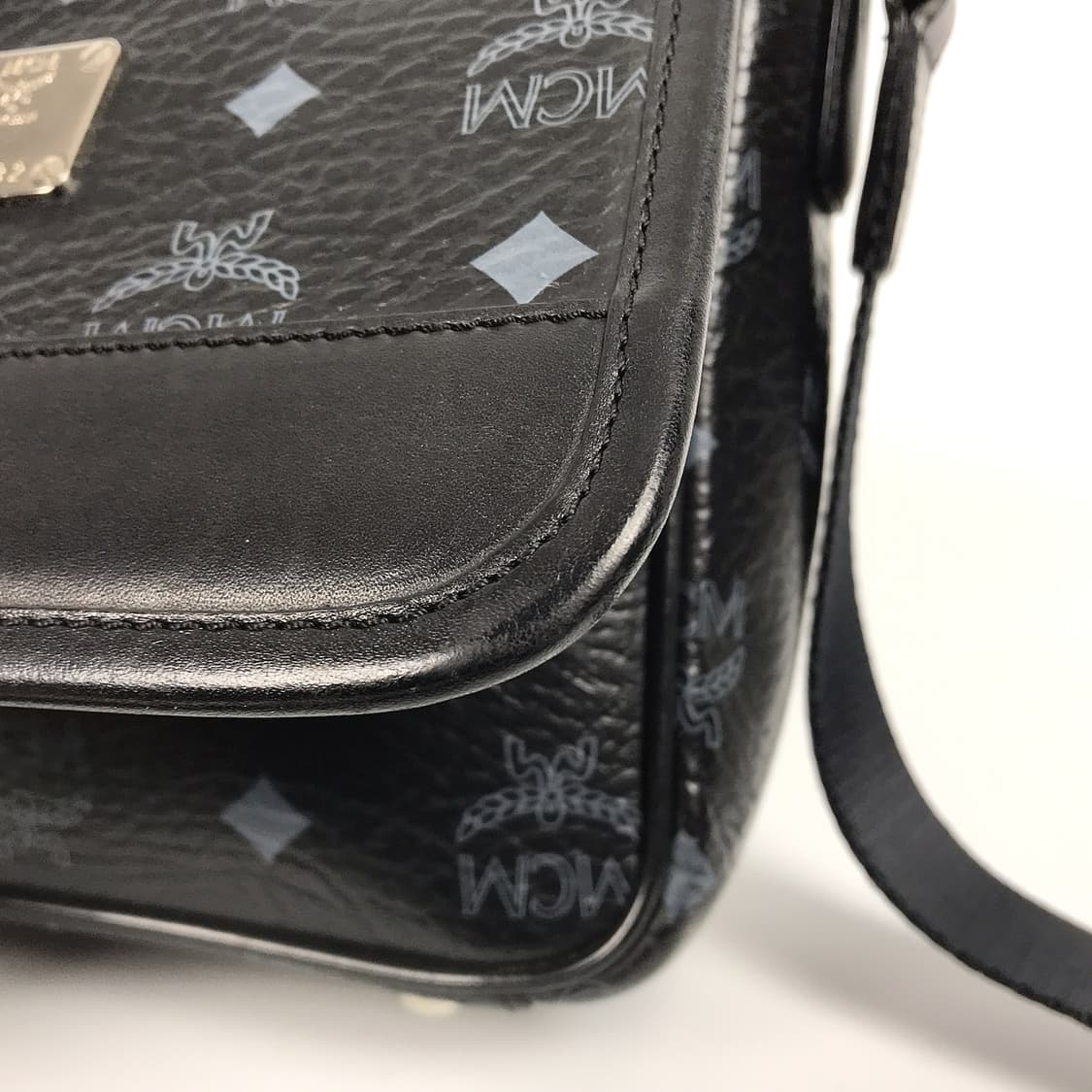 MCM 엠씨엠 남성 크로스백 가방 상품이미지7