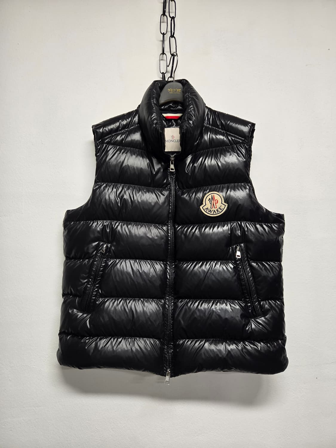 몽클레어 구스다운패딩조끼  지니어스 어웨이크 콜라보 패딩조끼 상품이미지1