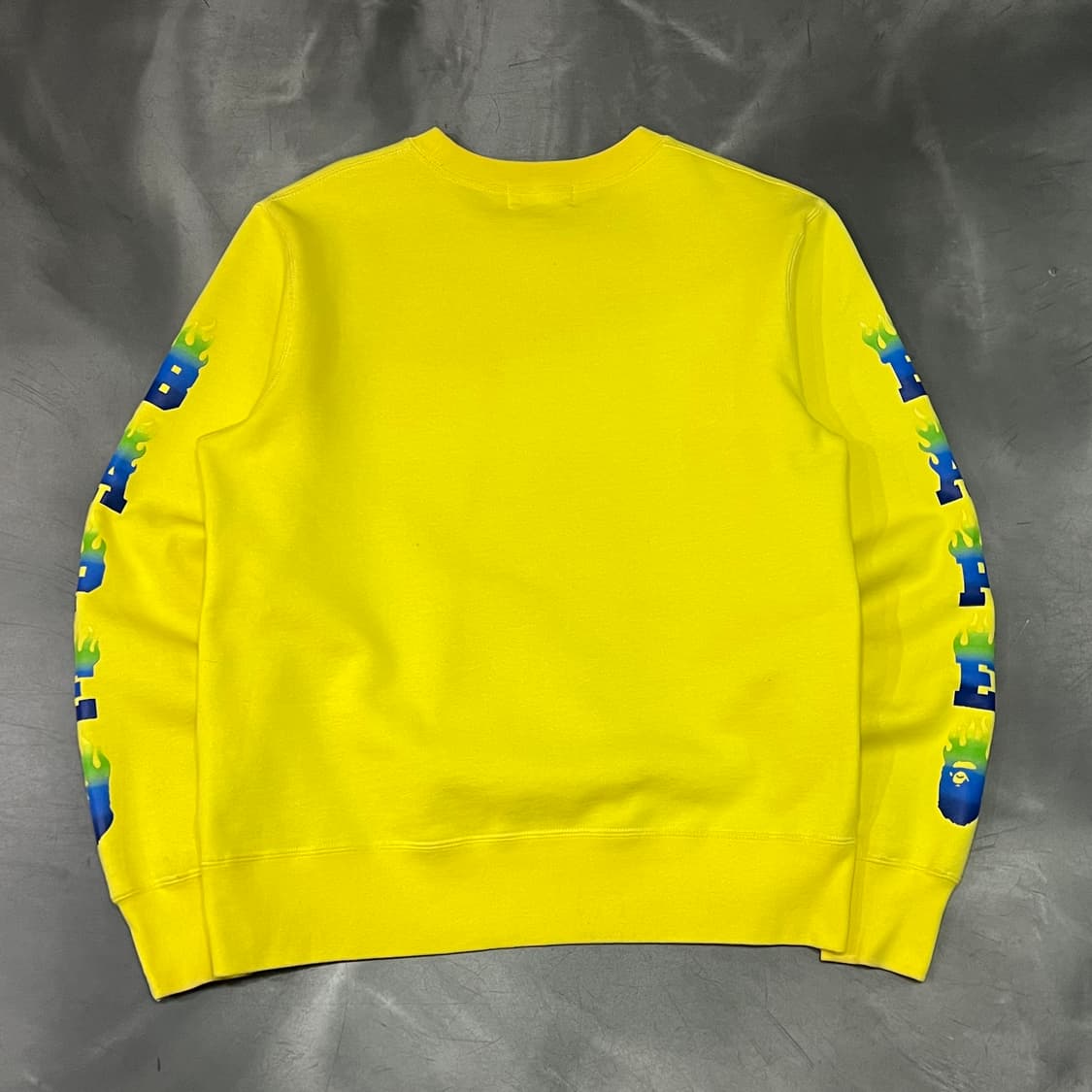  베이프 플레임 맨투맨 y15840 상품이미지2