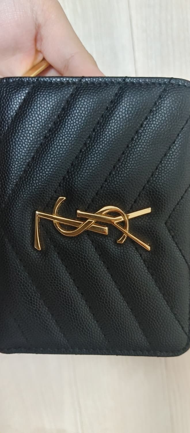 생로랑 카상트르 마틀라세 셰브런 지갑 상품이미지1