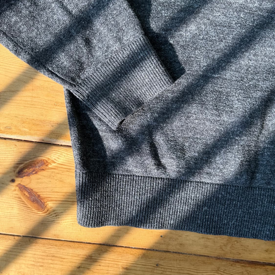 갭 롤링 넥 니트 차콜 그레이 헤더 상품이미지5