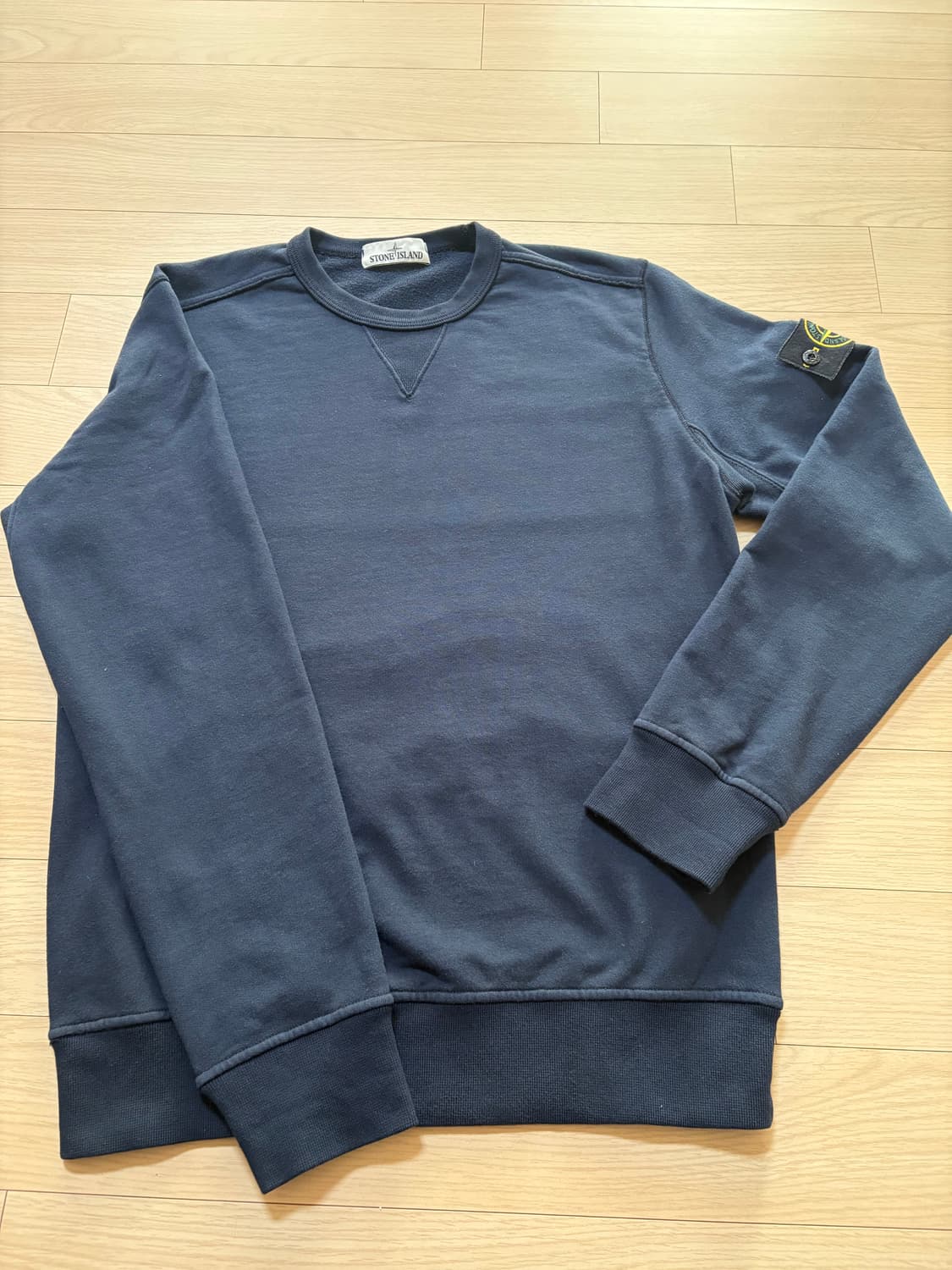 스톤아일랜드 맨투맨 M 팝니다 상품이미지1