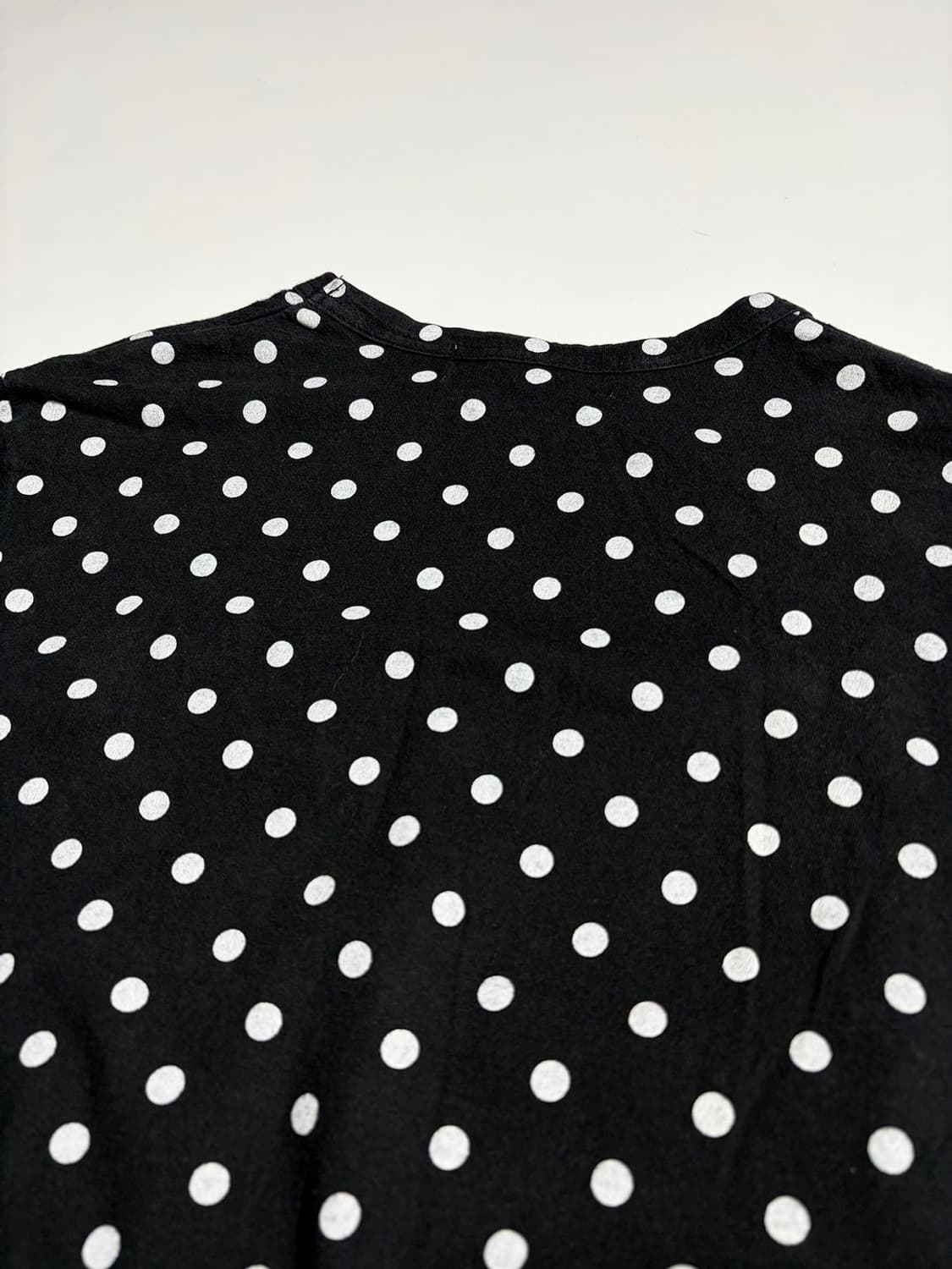 꼼데가르송 시그니처 레드 하트 와펜 폴카 닷 롱 슬리브 R2347 상품이미지4