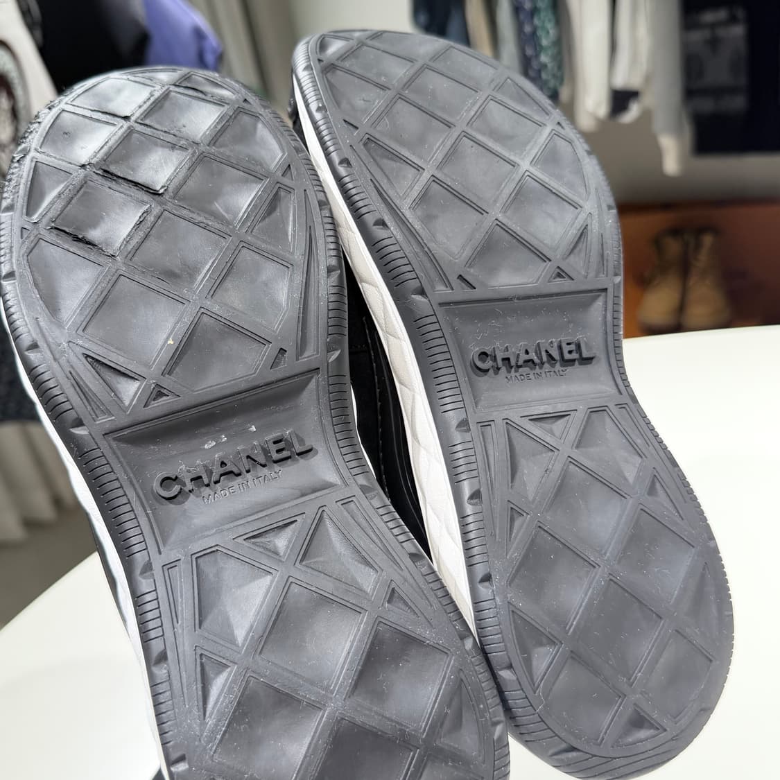 (A/40) / 샤넬 믹스드 파이버 패브릭 스웨이드 스니커즈 블랙 상품이미지7