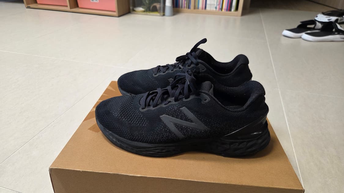 뉴발란스 880 프레쉬폼 X 트리플 블랙 상품이미지9