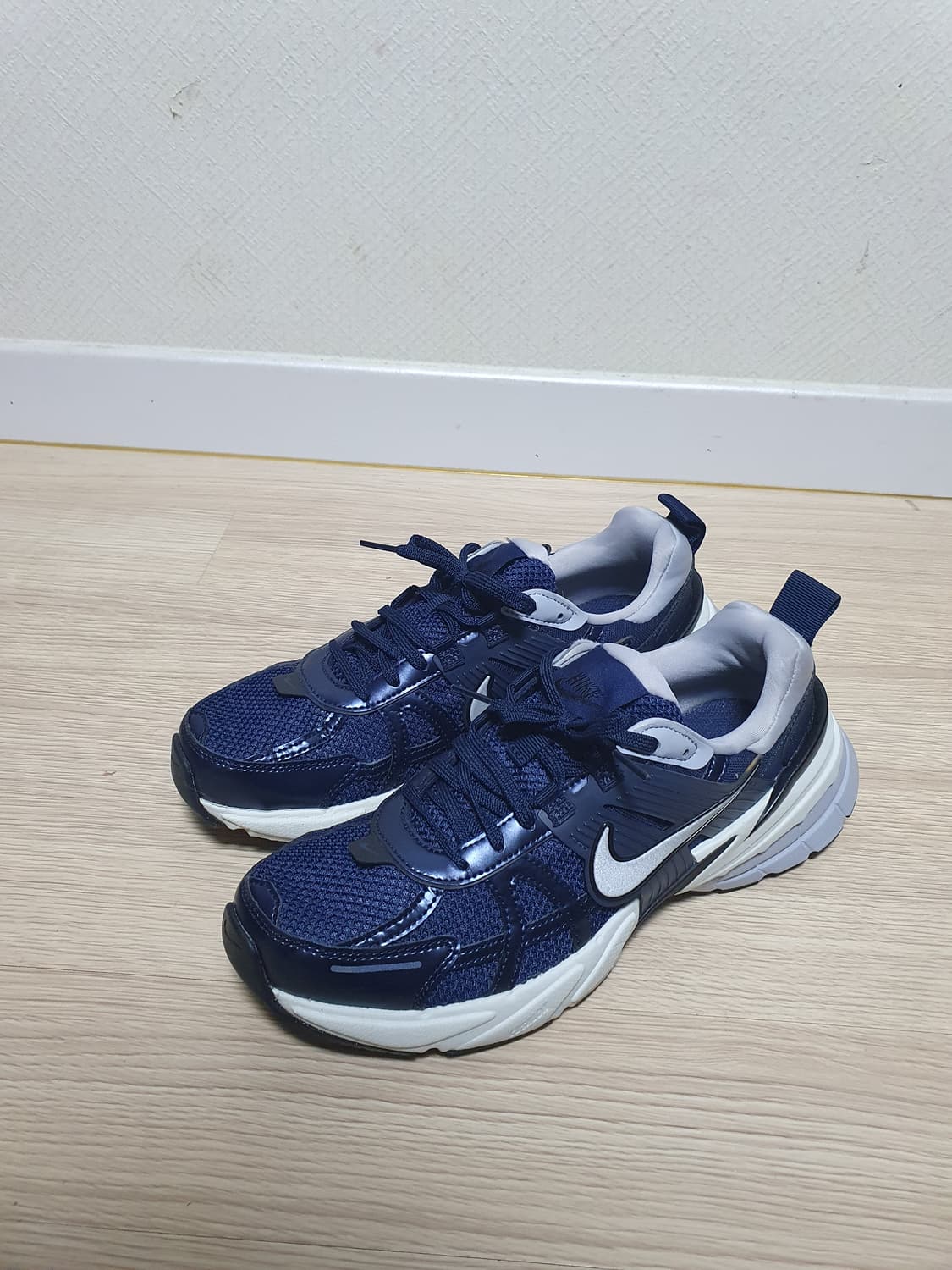 나이키 v2k 런 운동화 270 상품이미지4