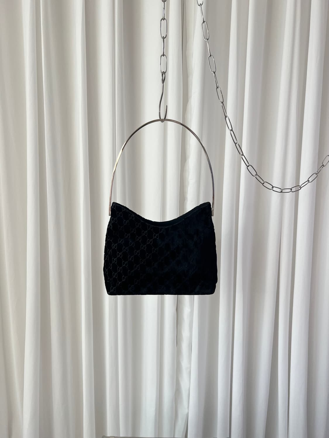 구찌 1997 GG 벨벳 숄더백 상품이미지1
