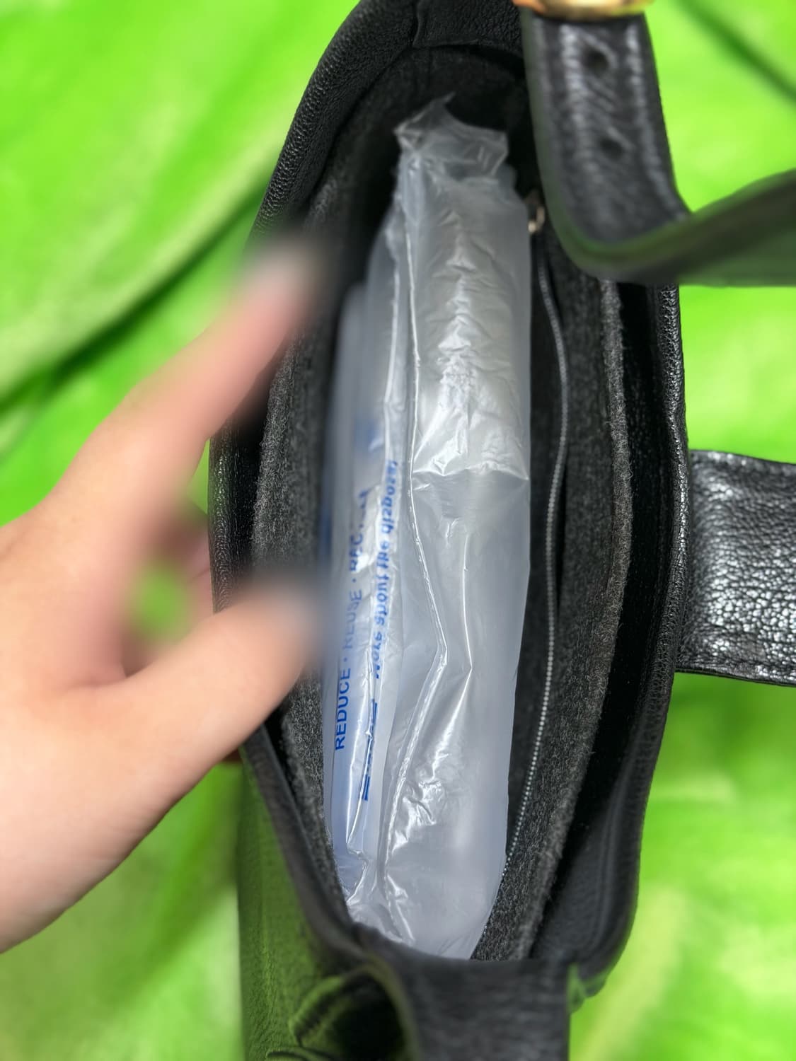 미우미우 마드라스 가죽 호보백 상품이미지5