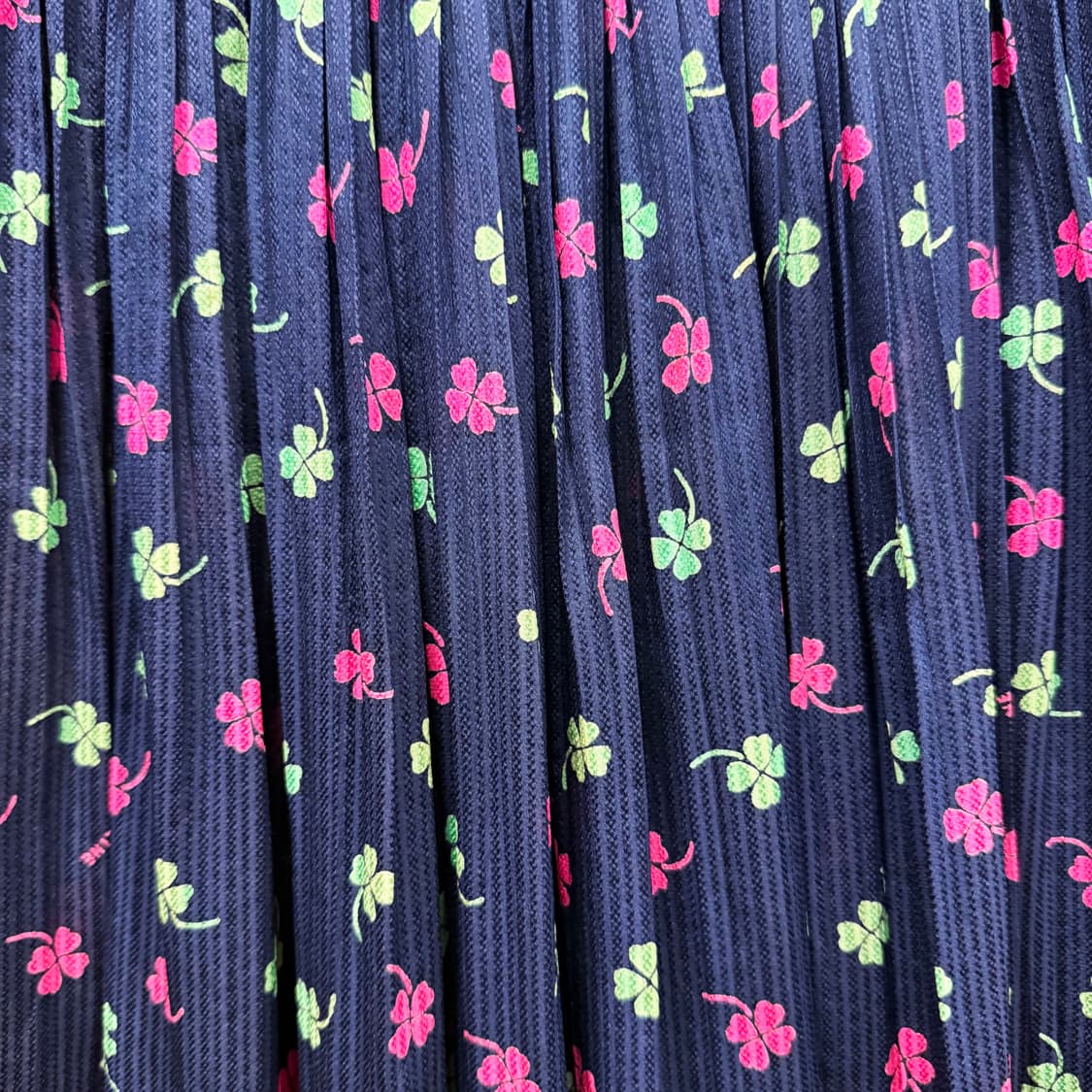 셀린느 밴딩 프렌치 플리츠 스커트 플라워 패턴 디테일 네이비 상품이미지6