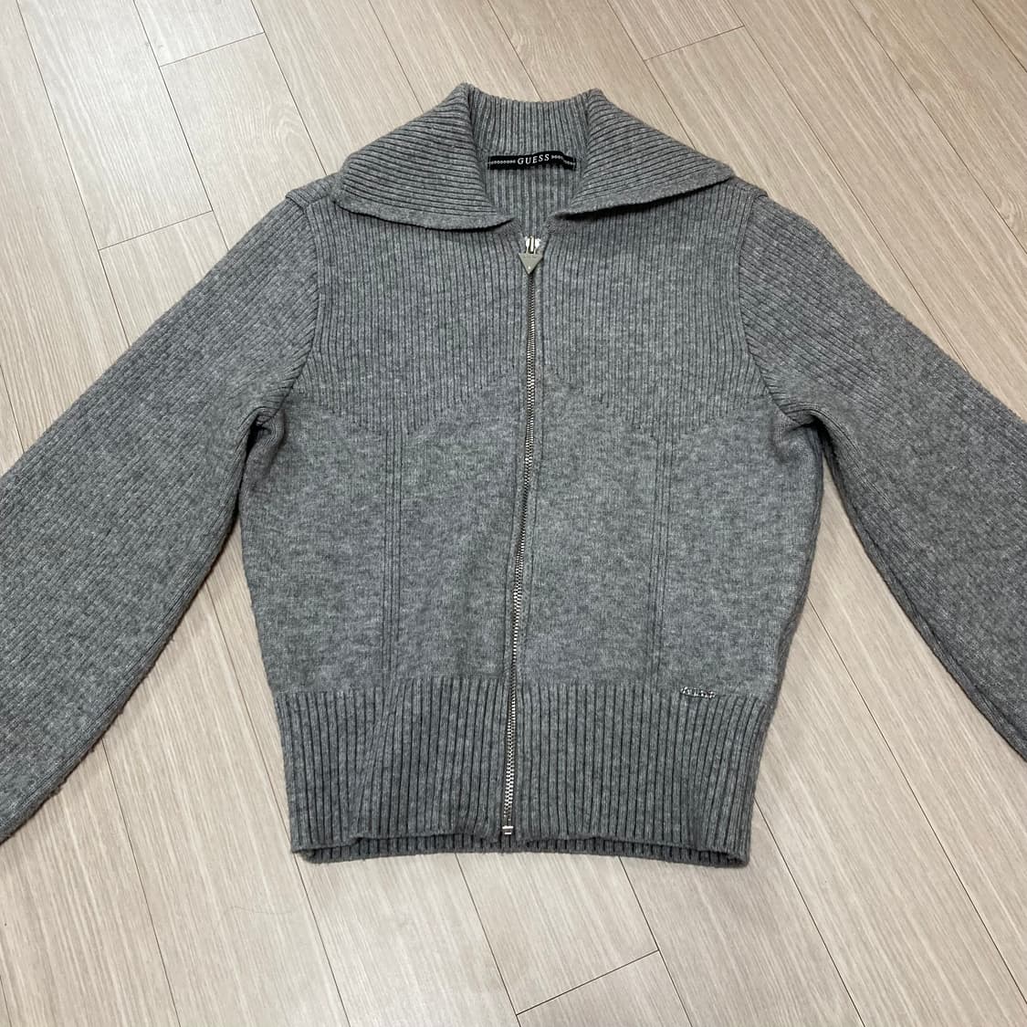 게스 니트집업 상품이미지4