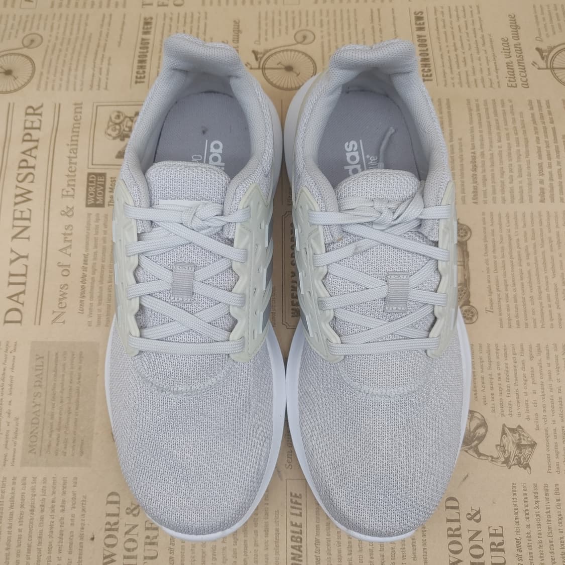 아디다스 솔릭스 여성운동화240 상품이미지2