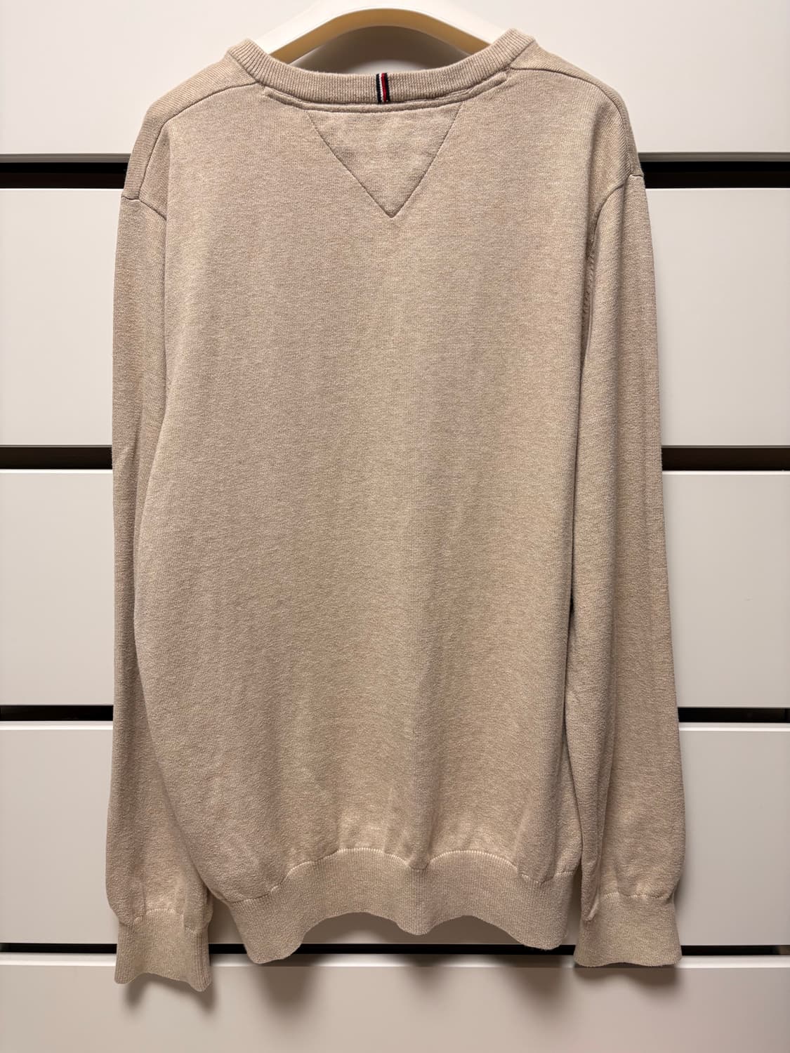 타미힐피거 베이지 V넥 니트  상품이미지6
