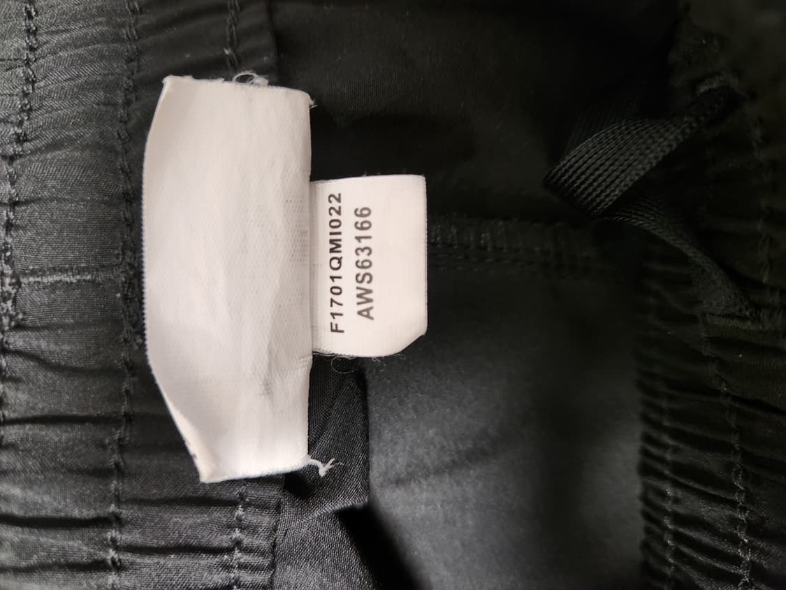 뉴발란스 여성 러닝 반바지 사이즈L

사진처럼 새거같이 깨끗해요

오염  상품이미지4