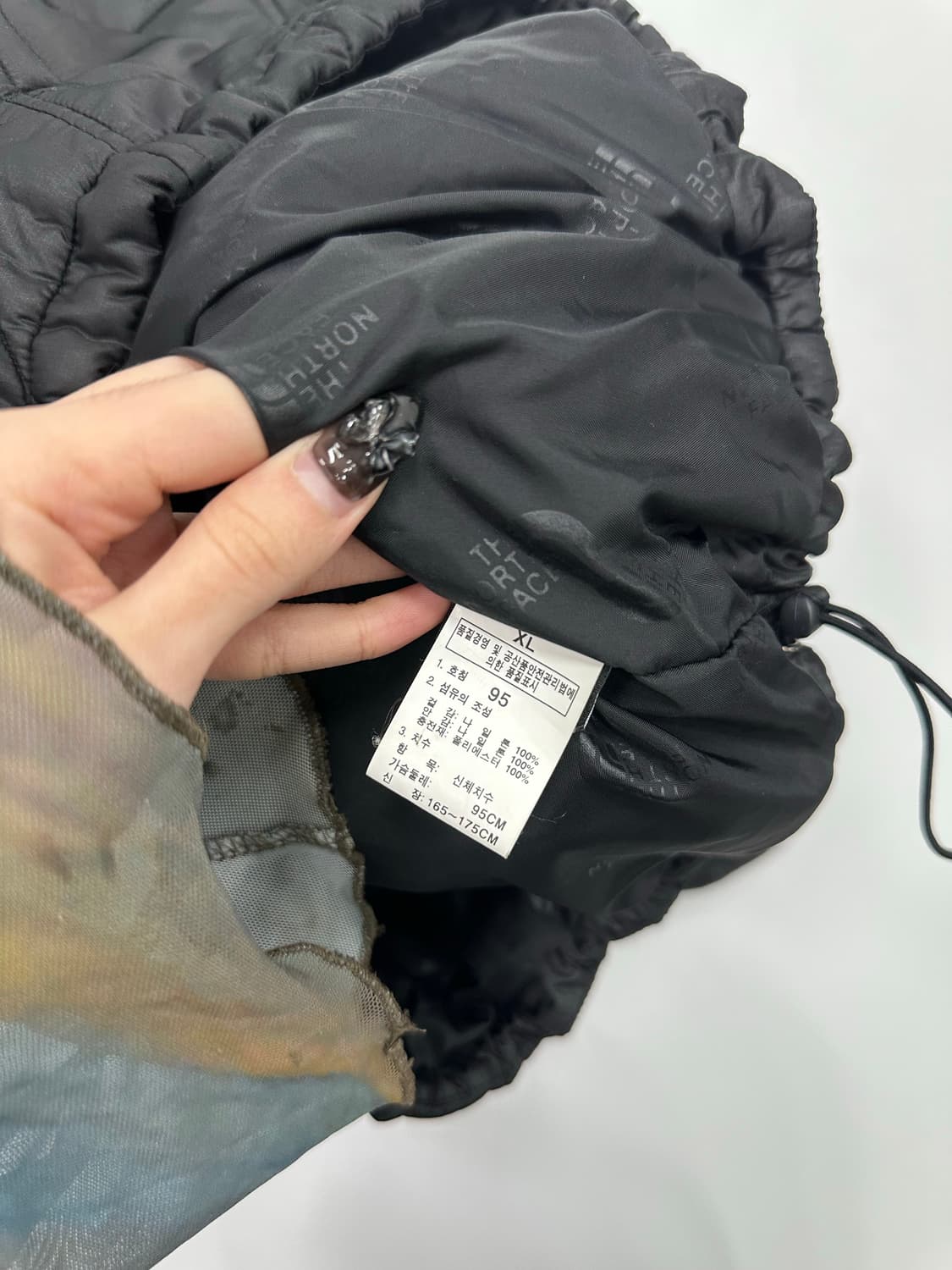 노스페이스 블랙 경량패딩 상품이미지4