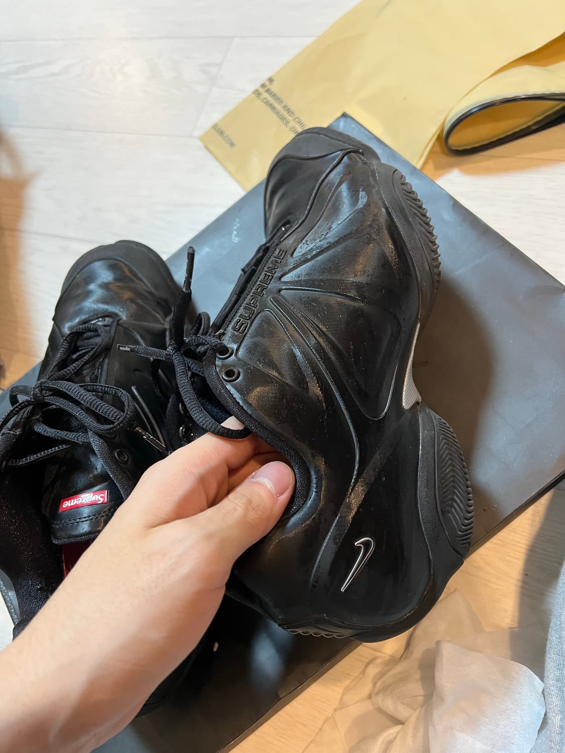 나이키 슈프림 에어 줌 코즈포짓 블랙 275 상품이미지5