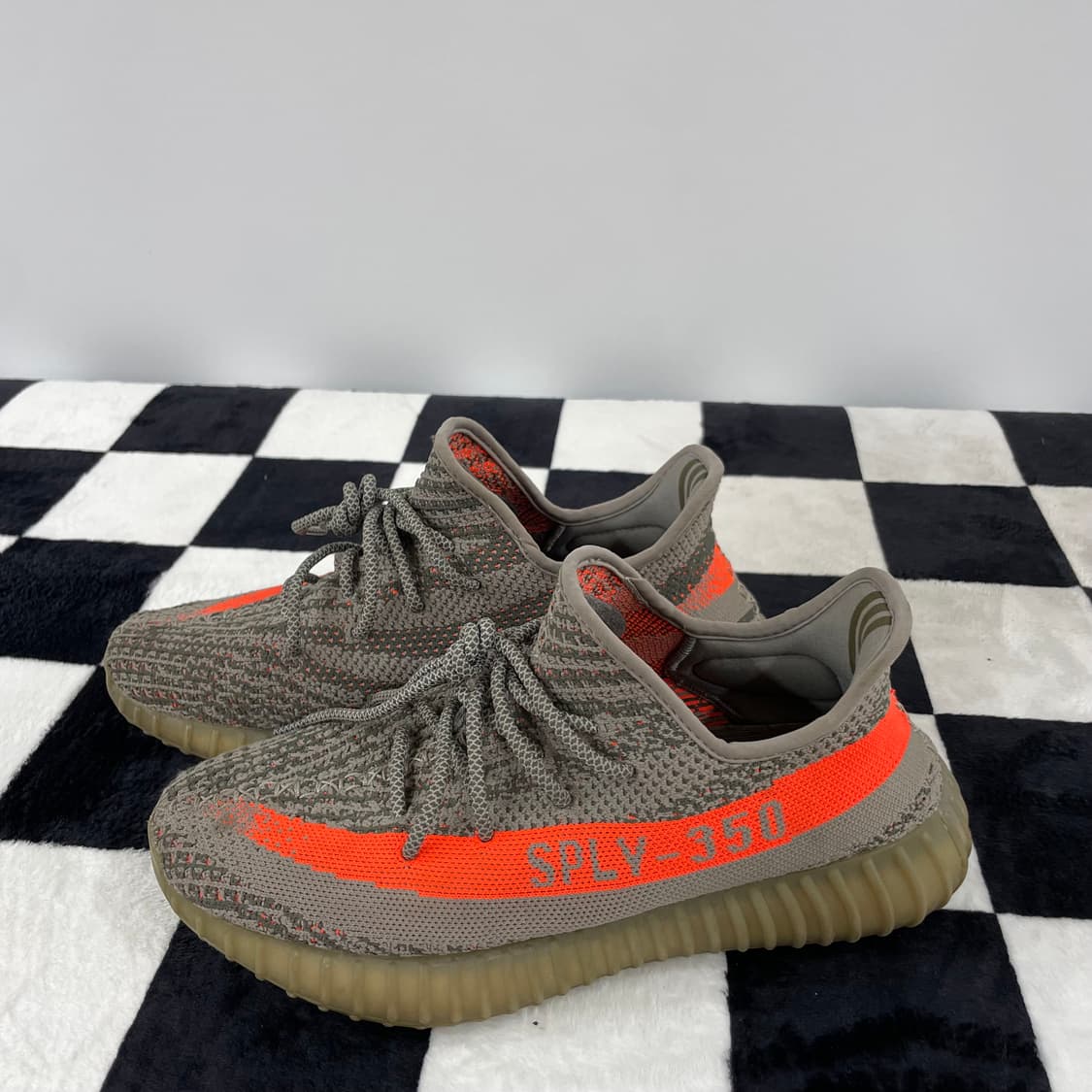 아디다스 이지부스트 350 V2 벨루가 265mm 상품이미지3