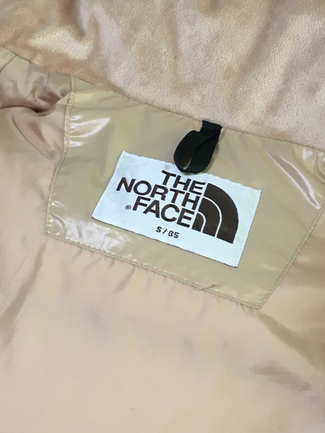 노스페이스 화이트 라벨 글로시 디테처블 다운 자켓 골드베이지 상품이미지2