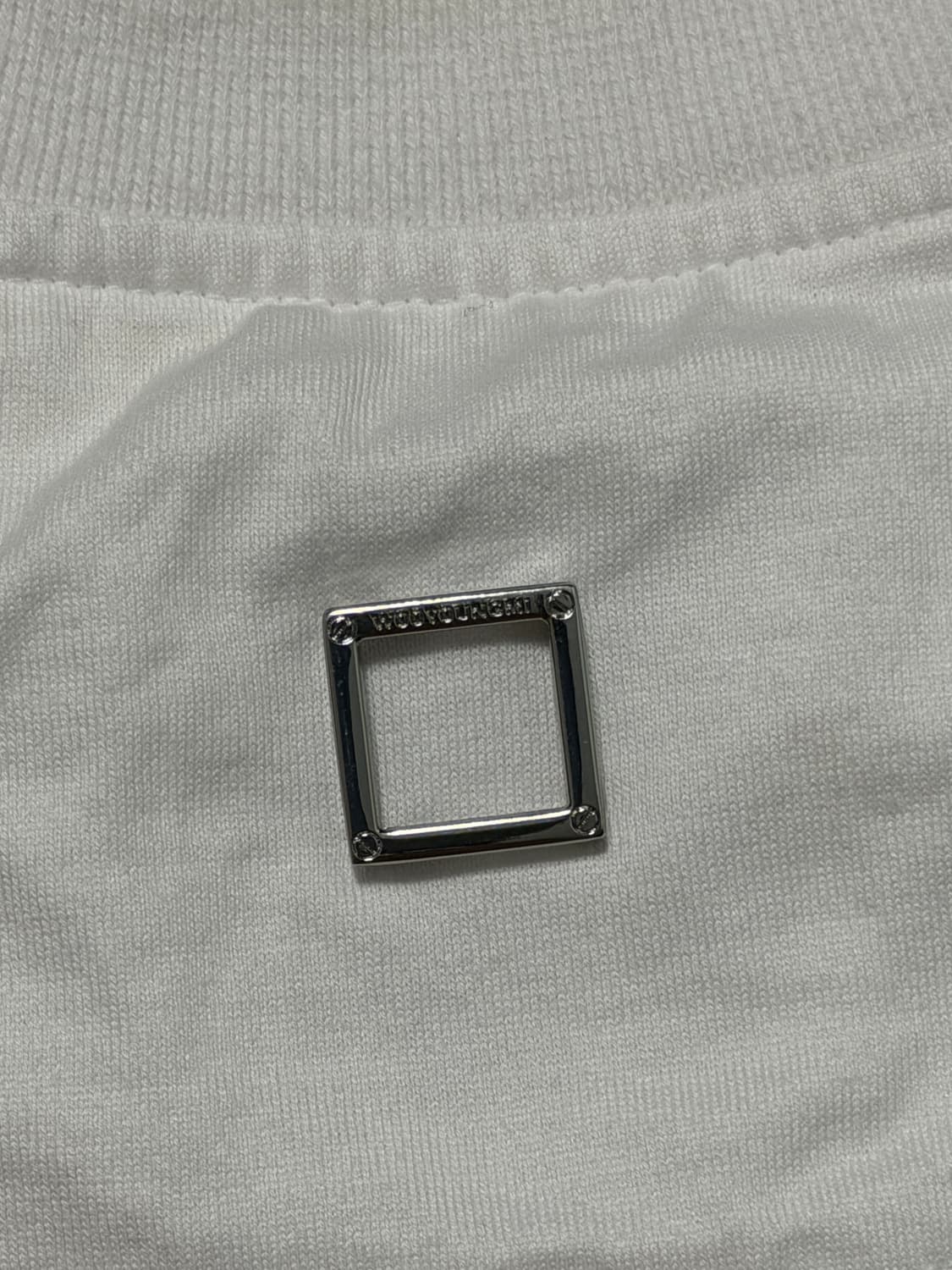 우영미 깃털 백로고 반팔티 상품이미지4