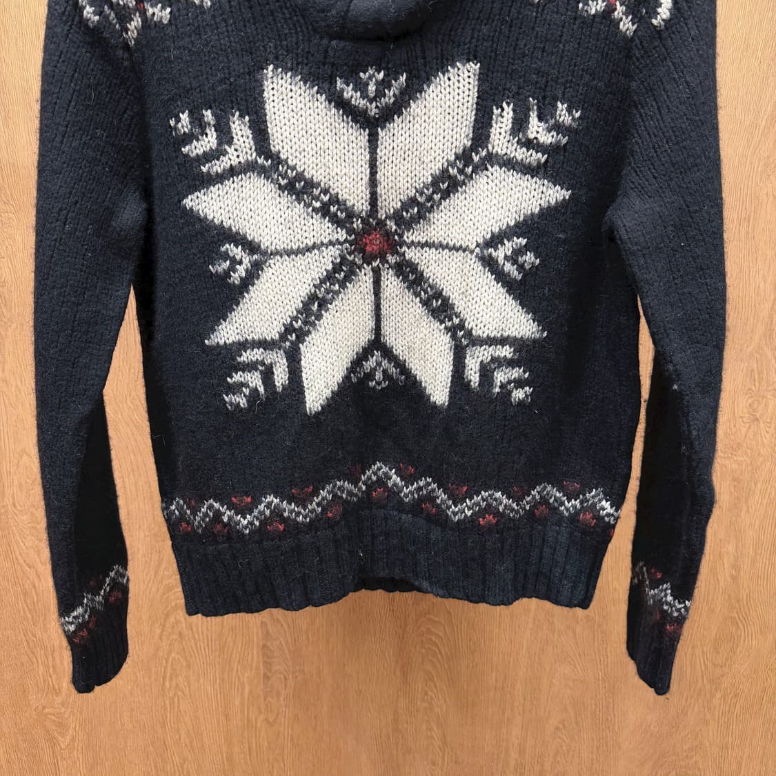 랄프로렌 스포츠 숄카라 니트 노르딕 플라워 패턴 디테일 레귤러핏 블랙 상품이미지5