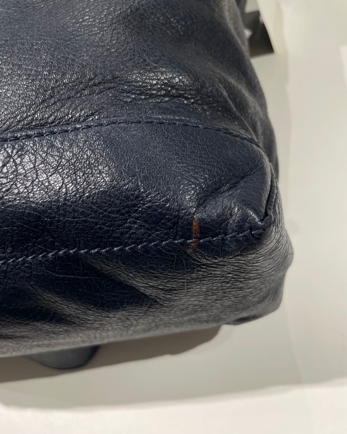 발렌시아가 네이비 클래식 데이 모터 메신저백  상품이미지10