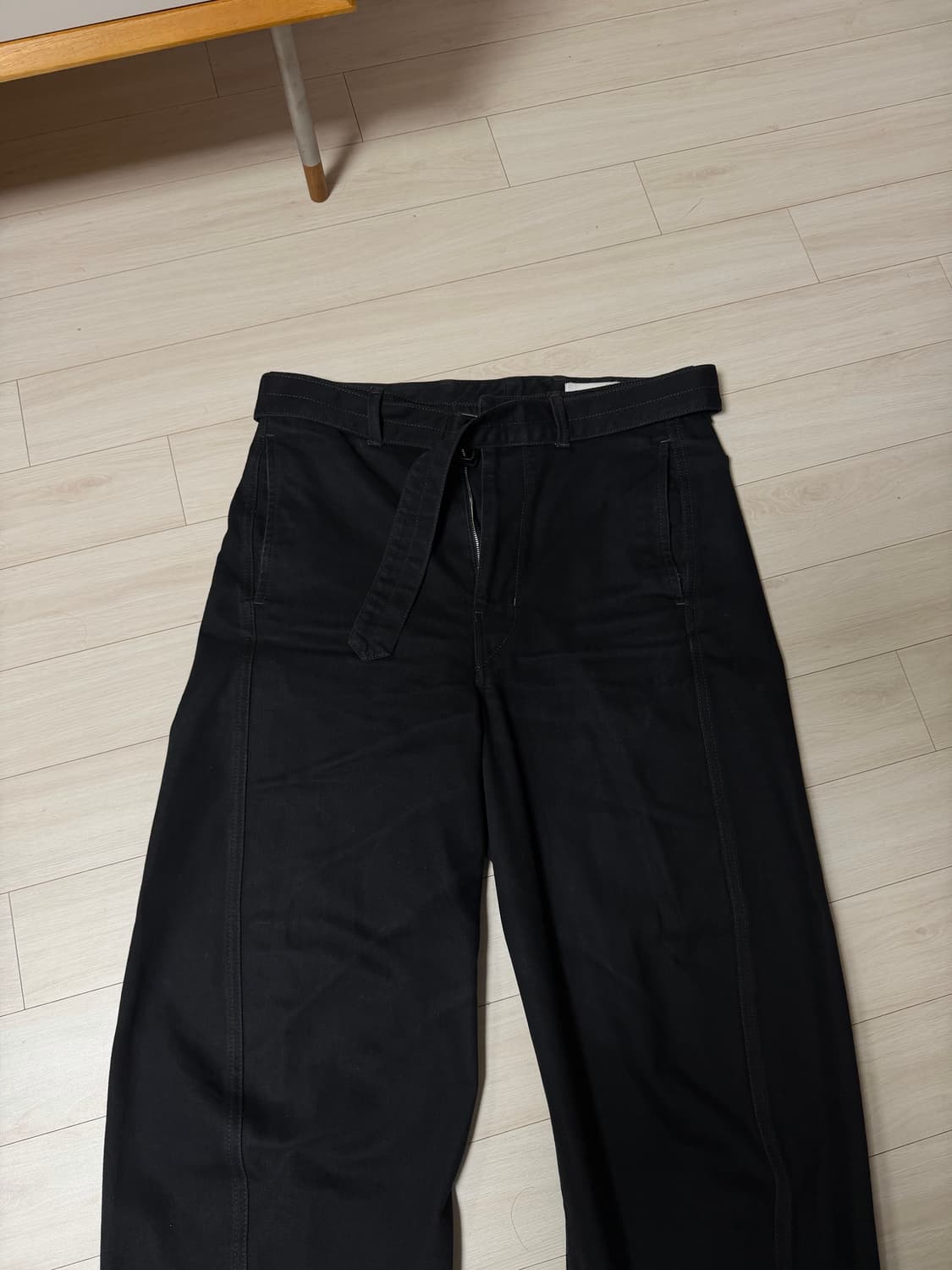 24ss 르메르 벨티드 데님 팬츠 m 48 상품이미지1