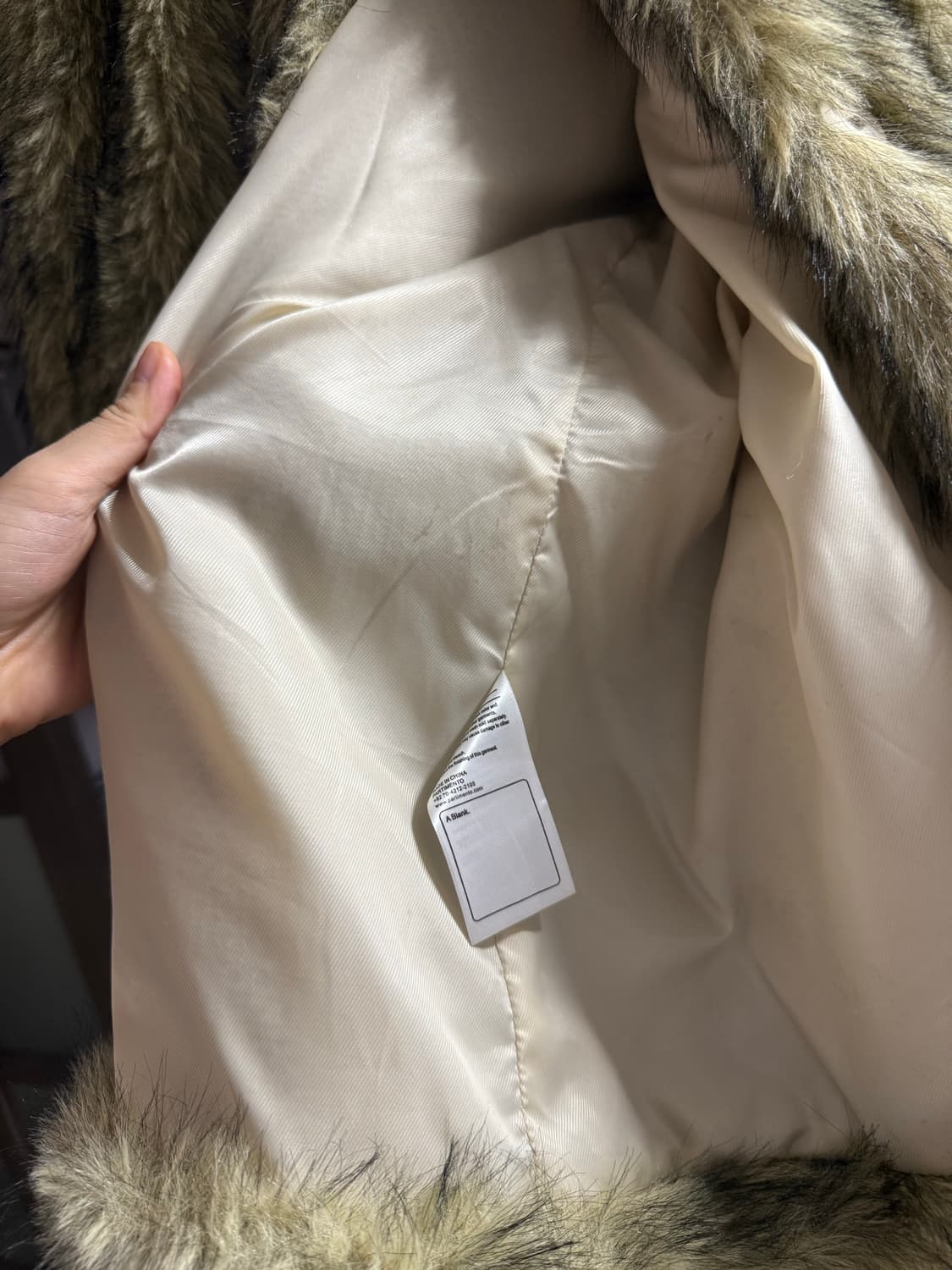 파르티멘토우먼 와이드카라 헤어리 퍼코트 믹스베이지 상품이미지3