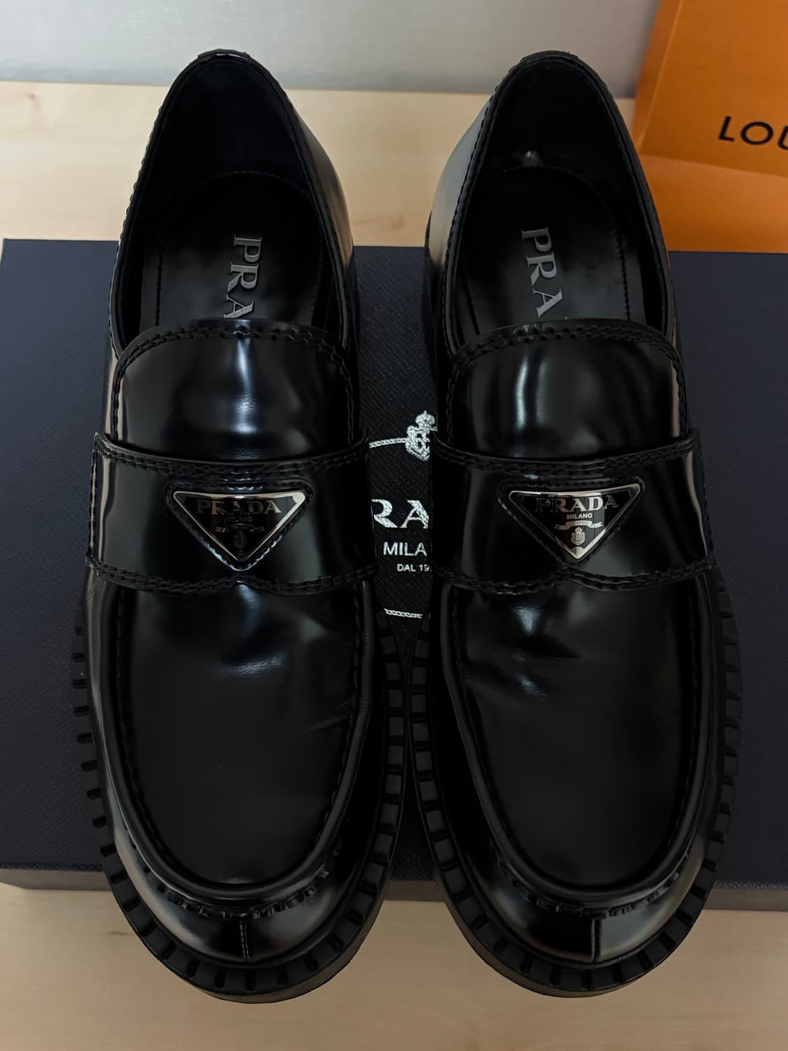 프라다 초콜릿 브러시드 가죽 로퍼(7size) 상품이미지5