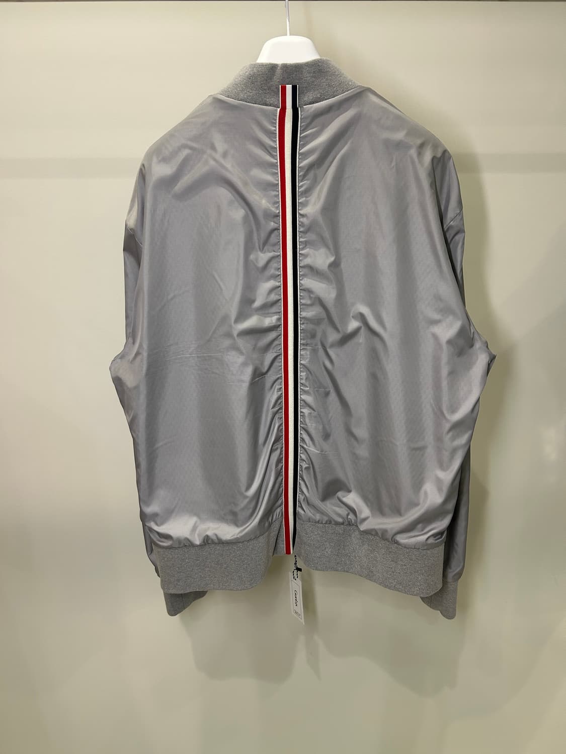 [정품/중고] 톰브라운 바람막이 상품이미지2