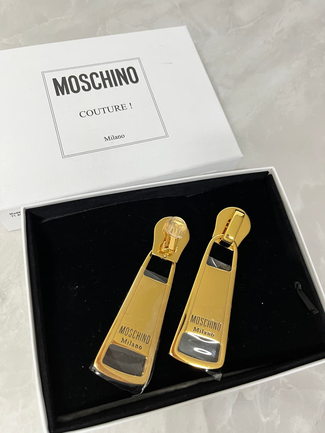 모스키노 MOSCHINO 금색 지퍼 귀걸이 상품이미지1