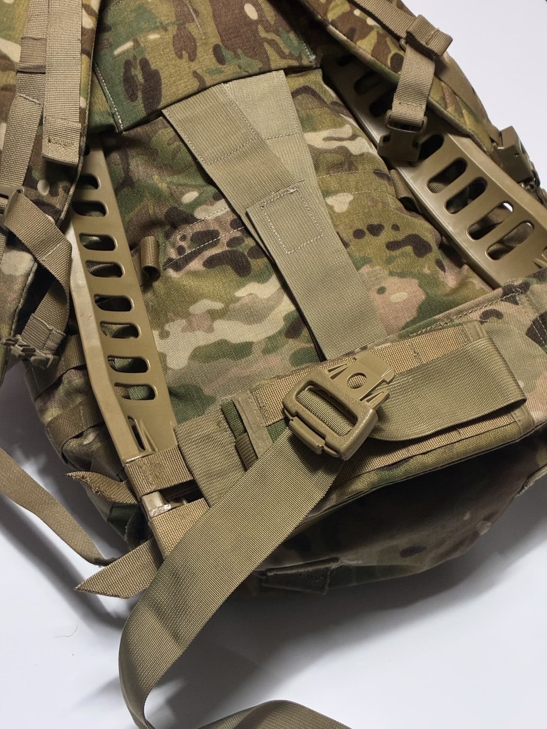 미군 MOLLE II 미디움 럭색 Multicam 백팩 프레임 포함 상품이미지4