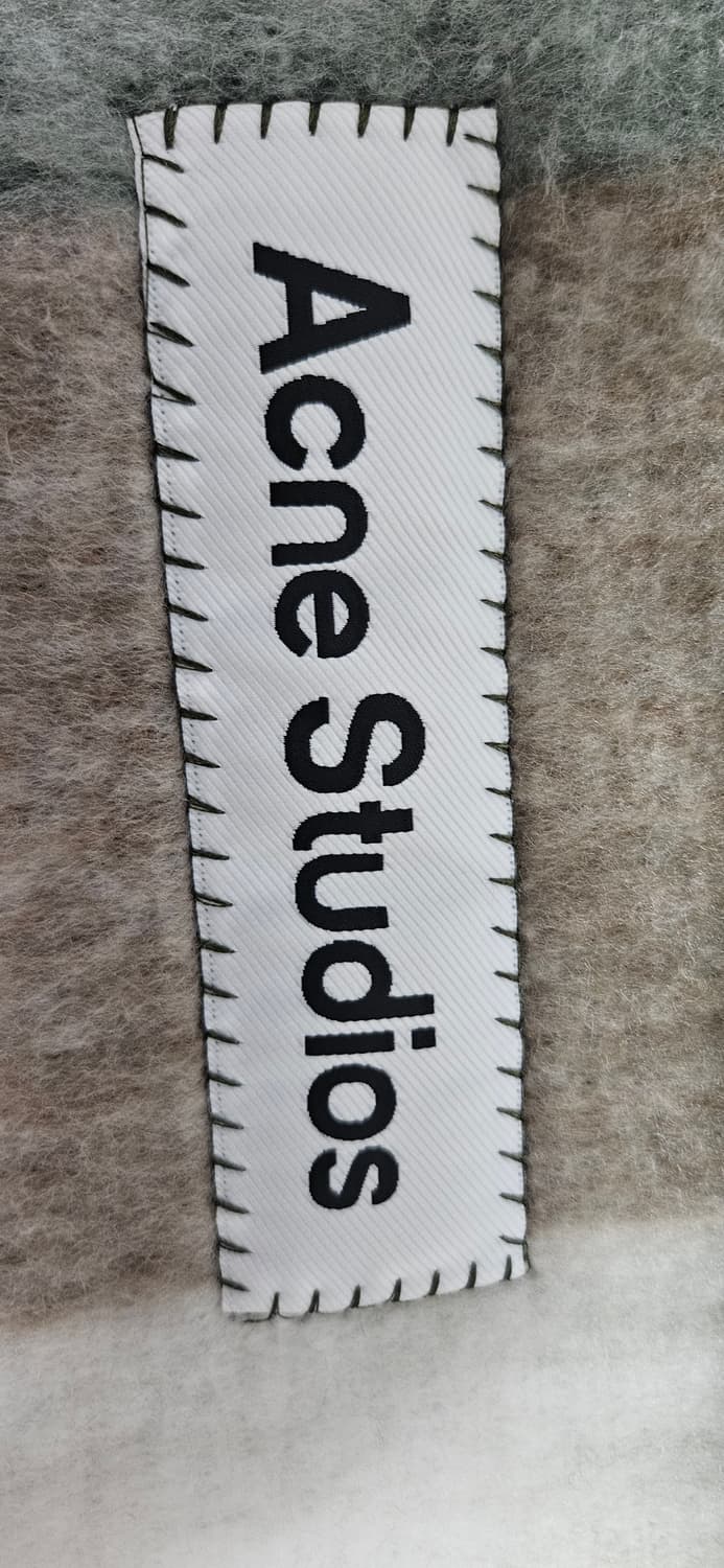 아크네 브라운그린화이트머플러 상품이미지2