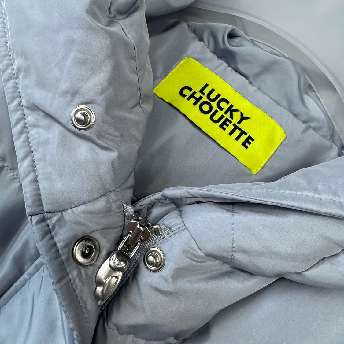 럭키슈에뜨 23 후드 다운 하프 패딩 점퍼 상품이미지2