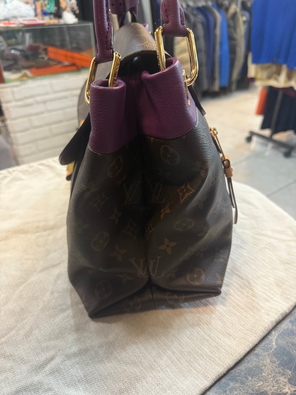 정품 루이비통 올랑프 숄더백 팝니다 상품이미지3