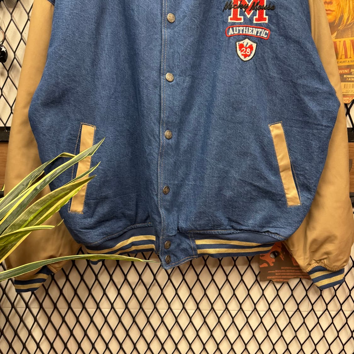 00s 월트디즈니 미키마우스 데님 스타디움 바시티 자켓 브라운 배색 상품이미지4