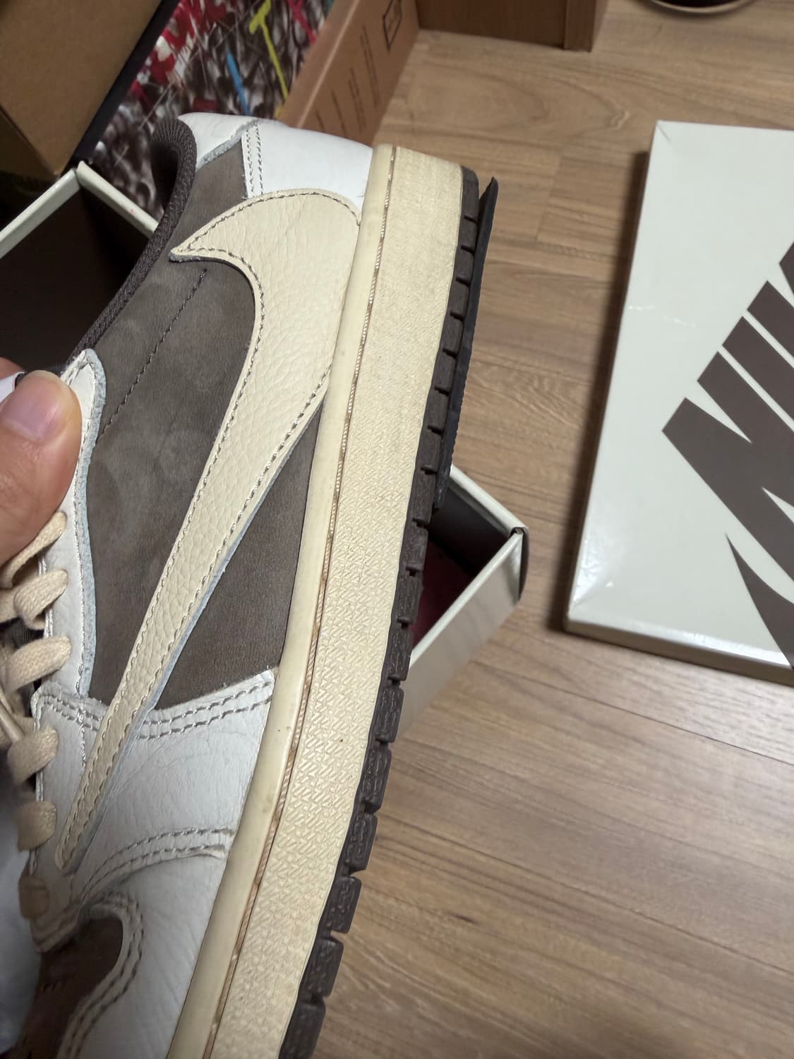 트래비스스캇 조던1 리버스 모카 270 상품이미지3