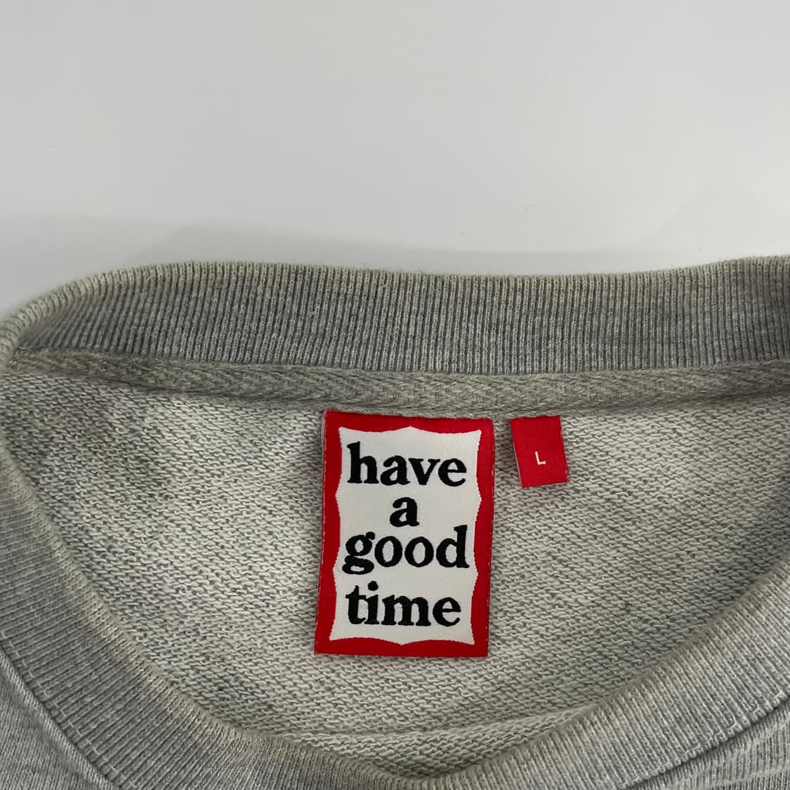 Have a good time 해브어굿타임 스몰로고 그레이 맨투맨 상품이미지5